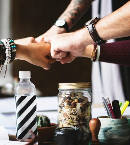 bracelets-collaboration-colleagues-398532